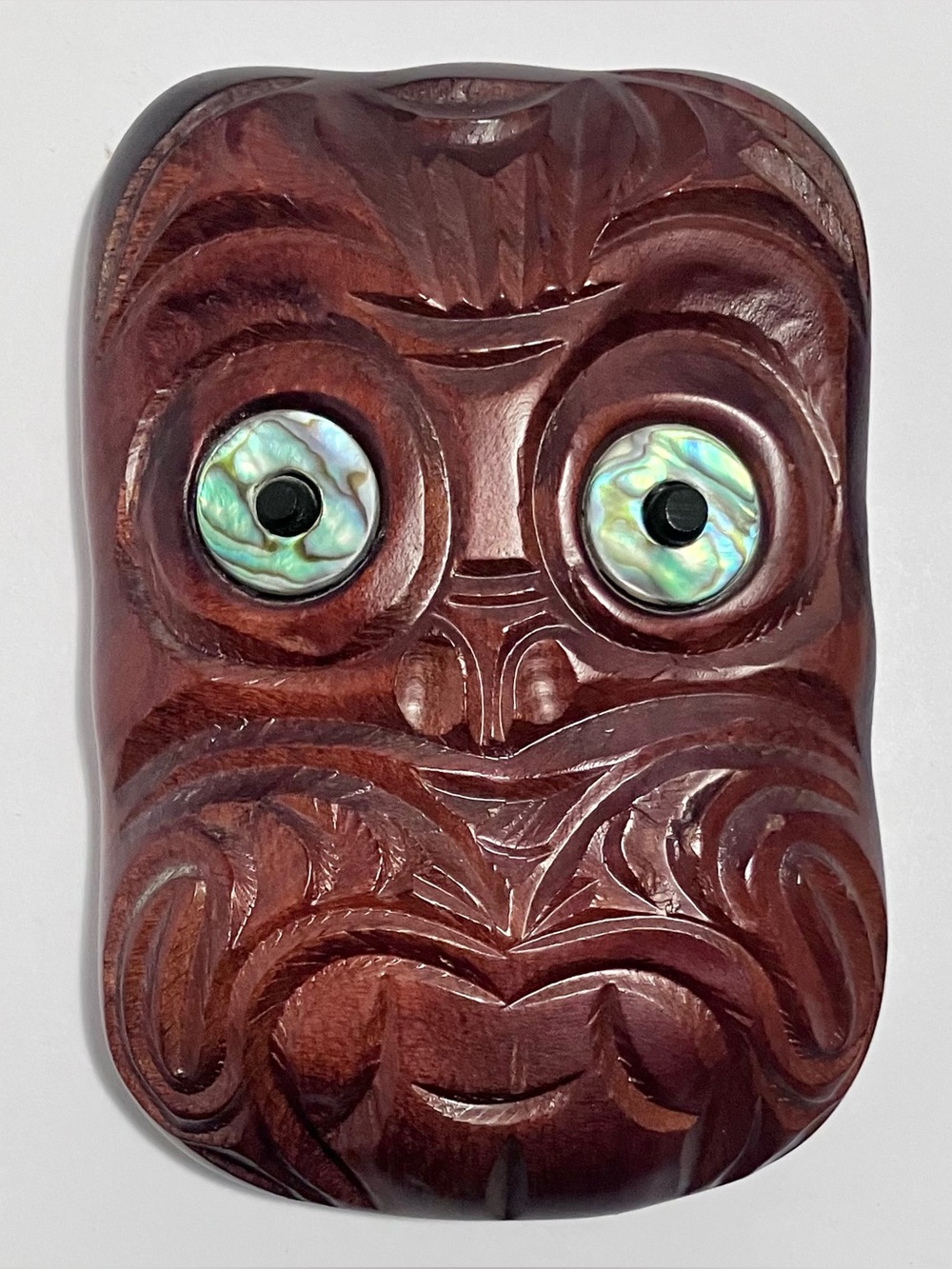 NEW ZEALAND Māori WOOD CARVING / Moana - Rotorua / ABALONE EYES / Rimu Hardwood